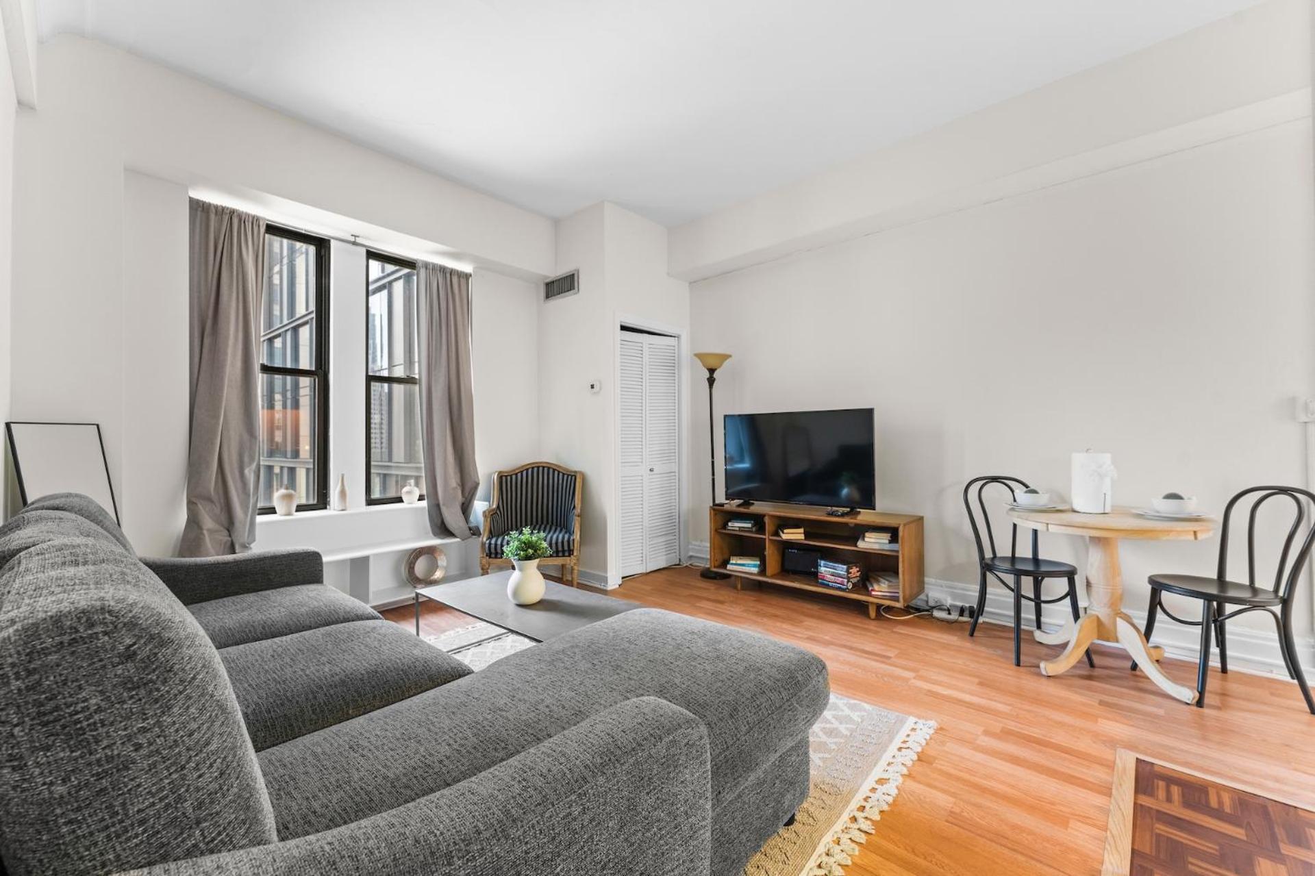Furnished In Downtown Apartment *